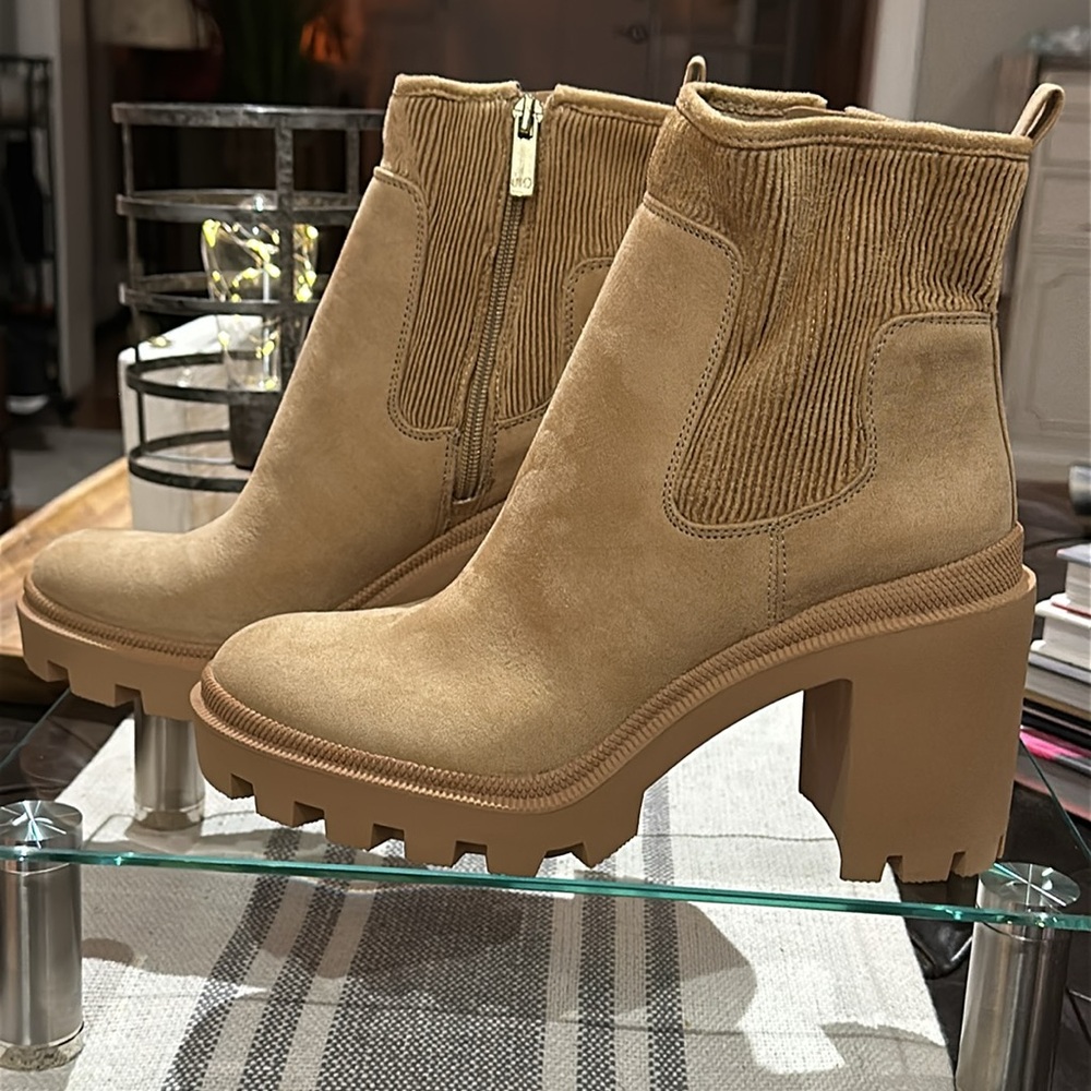 JLO by Jennifer Lopez Womens Emalee Chelsea Boots in Tan, Size 10 NWOB, Unworn - Picture 3 of 16